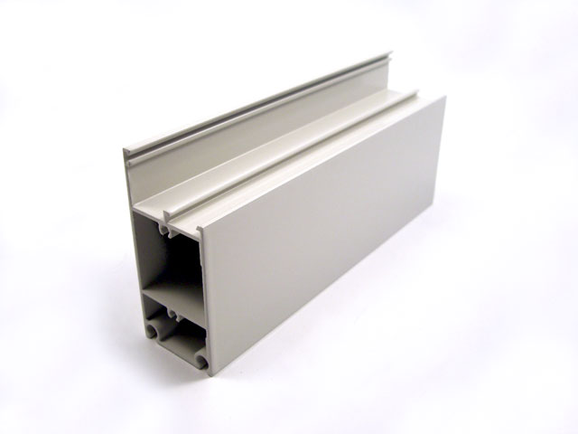 1756002U - Profilé socle en aluminium 92 - blanc RAL 9016 Satin