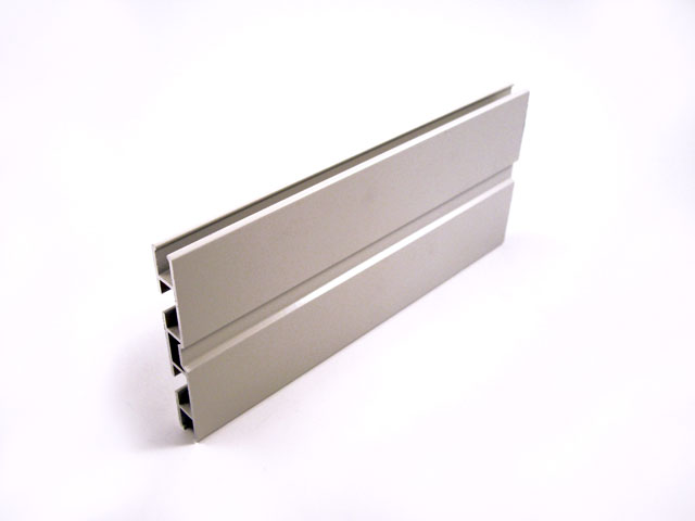 1715201U - Perfil en aluminio para panel superior fijo - 90 mm - blanco RAL 9016 Satin