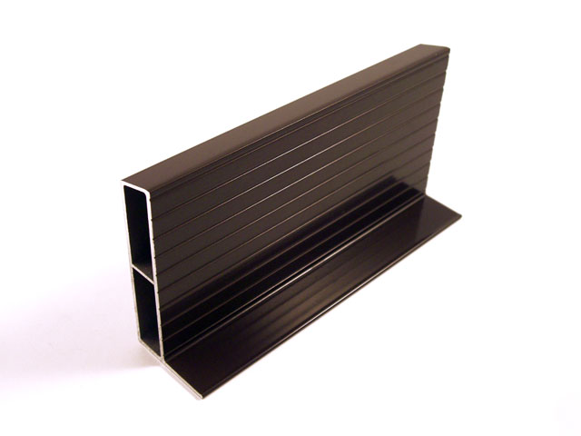 1715502B - Aluminium embrasure profile - 100 mm - brown C17