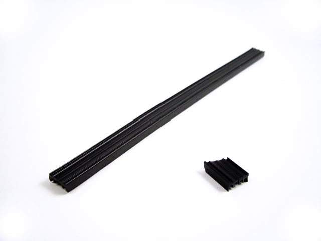 17300030 - Joint noir pour profilé ferme-vitrage UP4