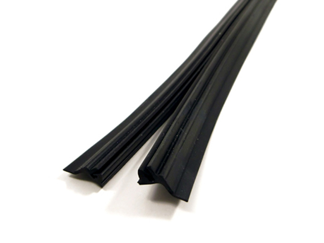 15580020 - Lower rubber seal for pedestrian door wing without threshold