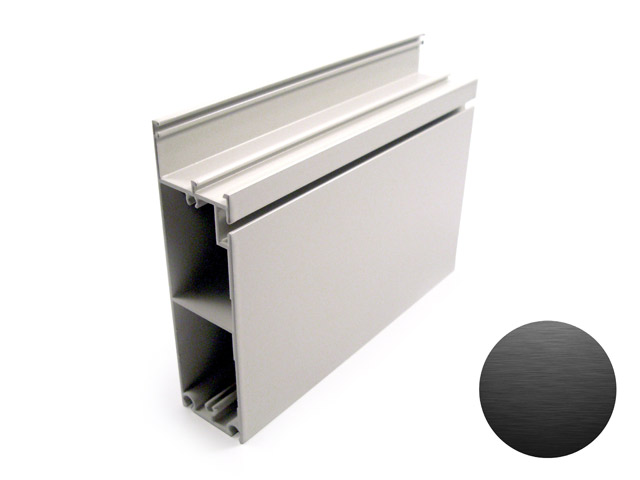 1757010C - Profilé socle en aluminium 150 - oxydé scotch brite black